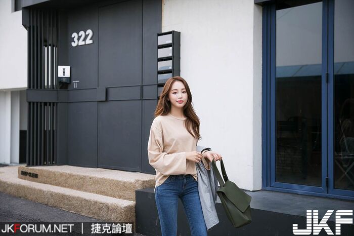 運動型韓妞 Hee Ran 把起頭髮完美臉蛋美到眼睛懷孕啦! 13th image