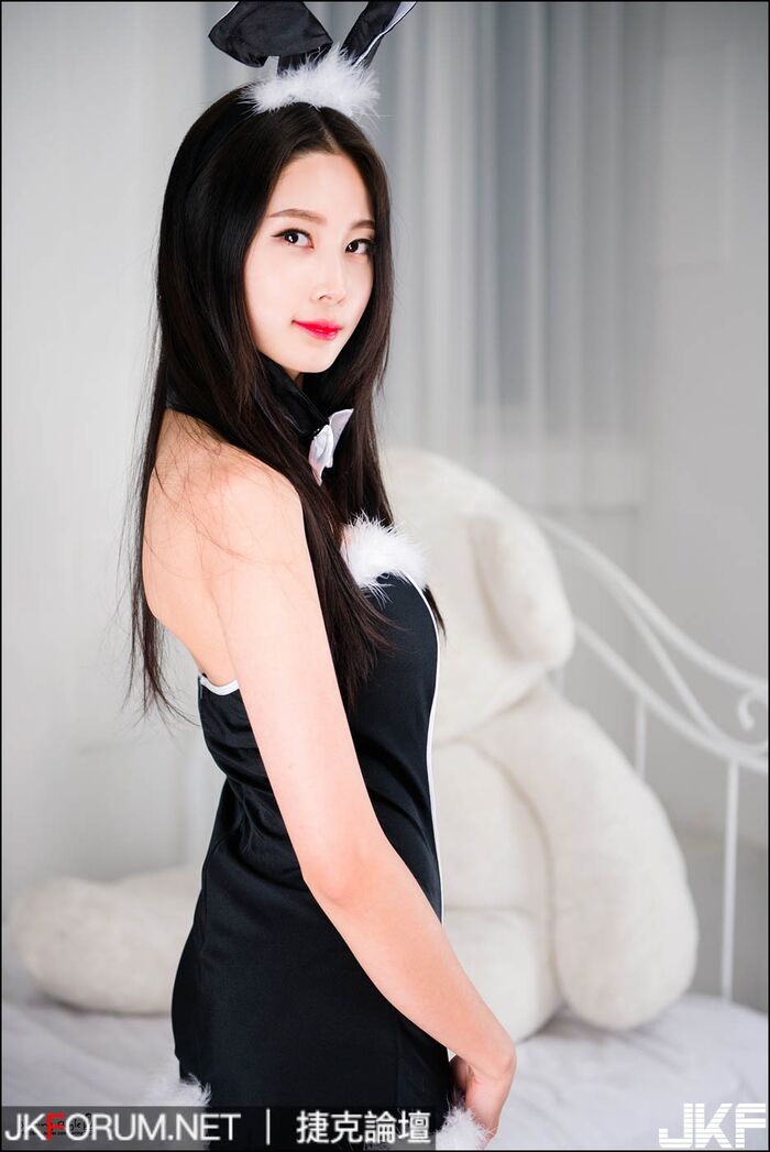 來自韓國的兔子! Han Yu Ri 超美韓妞兔女郎裝扮超級火辣! 2th image