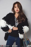 南韓美模 Anna 超狂纖thin long thighs 緊身牛仔褲微笑線超迷人!