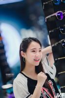 迷人空靈電眼 可愛牙套水妹妹 Bua Mudchima