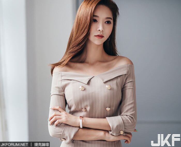 南韓妹子 樸素研 transparent silk quality upper garment 包覆著內衣性感尺破表 23th image