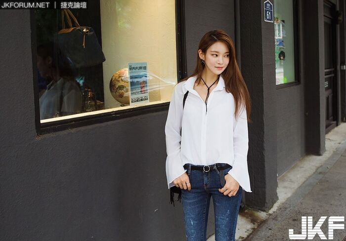 南韓美女 朴鄭尹 窄裙配超長腿摸整天都不嫌累 25th image