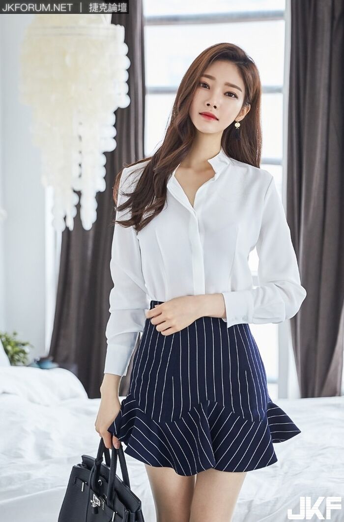 南韓美女 朴鄭尹 窄裙配超長腿摸整天都不嫌累 36th image