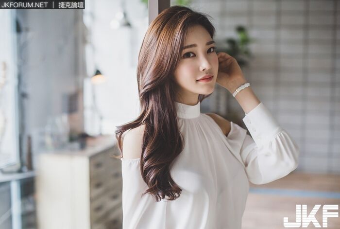 南韓美女 朴鄭尹 窄裙配超長腿摸整天都不嫌累 40th image
