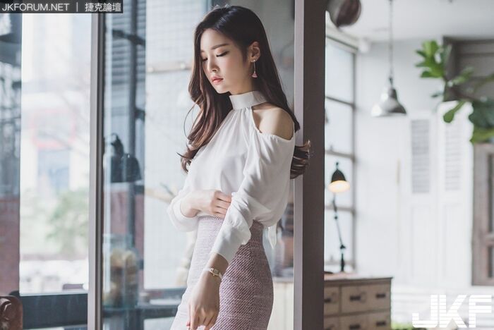 南韓美女 朴鄭尹 窄裙配超長腿摸整天都不嫌累 42th image