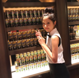 超正女酒保原來是個隱乳正妹! 當她換上戰鬥服瞬間就想噴noseblood:我的goddess94ni