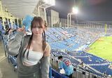[Image] Who is the beautiful girl at Jingu Stadium? Buzz wwwwwwww