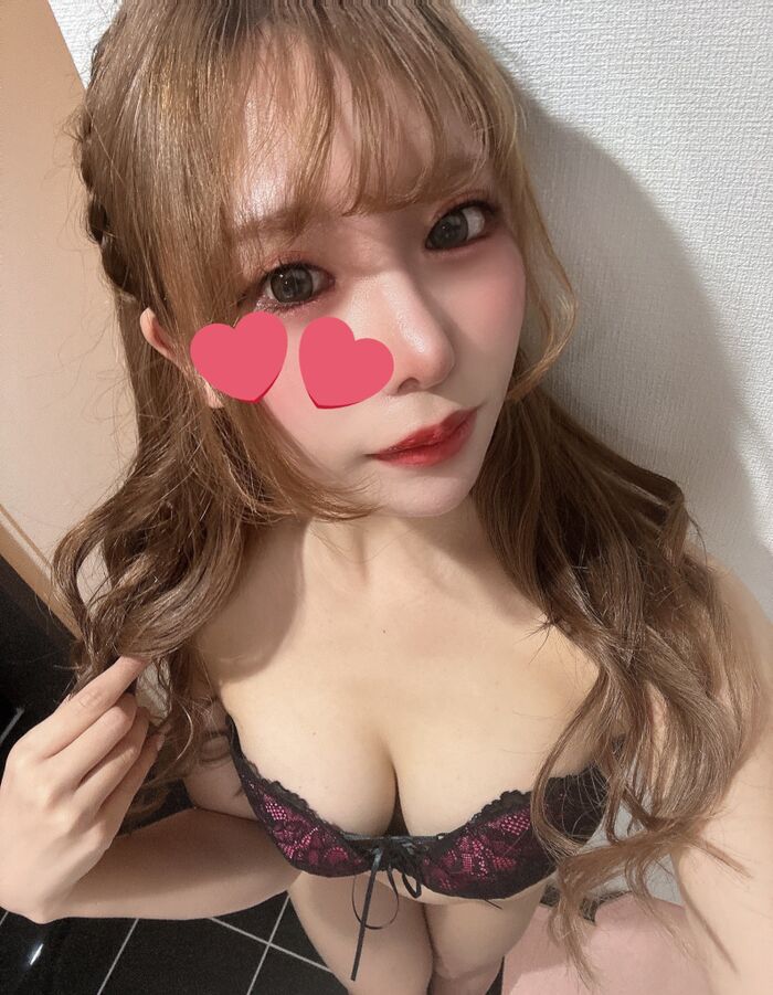 A woman who measures the degree of sickness by wearing pants and bras up on the net wwwww 9th image