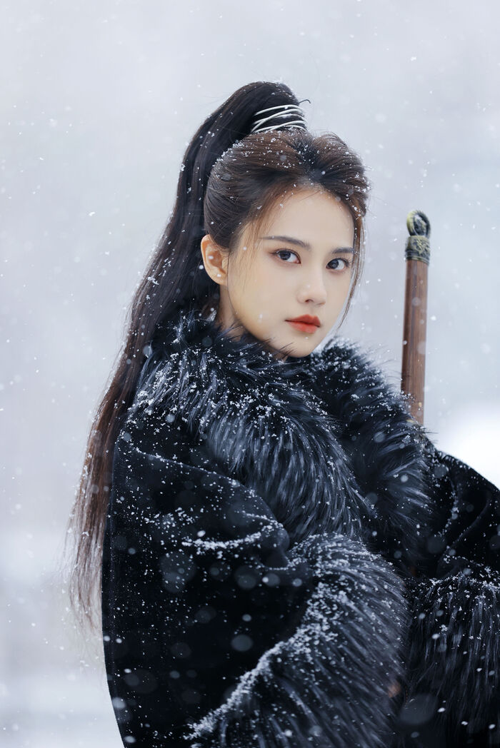 雪落成白,寒光照長劍; Jianghu Luyuan,俠義永存—姜珮瑤[高清套圖] 2th image