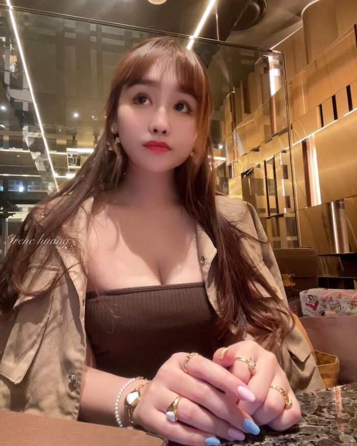 正妹「IreneHuang媁媁」療癒笑容散發滿滿初戀感 3th image