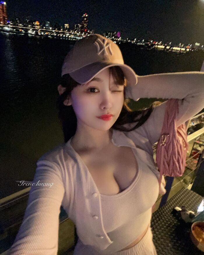 正妹「IreneHuang媁媁」療癒笑容散發滿滿初戀感 8th image