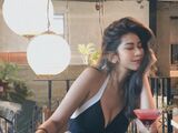 Long thighs sister "Jessie Lee" 姣好身材charm 噴發! 根本視覺饗宴