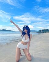 DJ Goddess "Christine" 渾圓車頭燈超雄偉,超amazing人「S-curve」讓網友受不了!