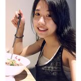 氣質醫生「張佳瑩」展現「纖waist 細腿」天使顏實在太吸い睛! 白皙雙腿太引遐想了!