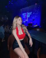 DJ "Christine" 美艷性感力爆發.... 帶著強烈的氣場