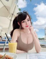 正妹護理師「𝐄𝐥𝐥𝐞 𝐋𝐢」渾圓天然魔鬼身材 制服底下暗藏的波滔洶湧