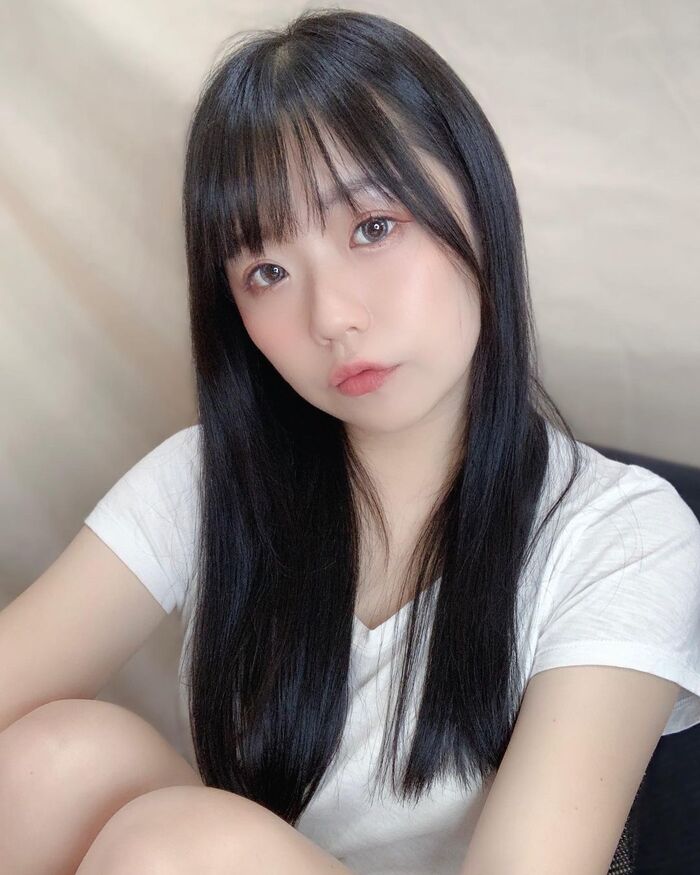 俏皮可愛摳妮 俏麗造型獨特又萌甜笑容下的美乳fishing出滿滿征慾 4th image