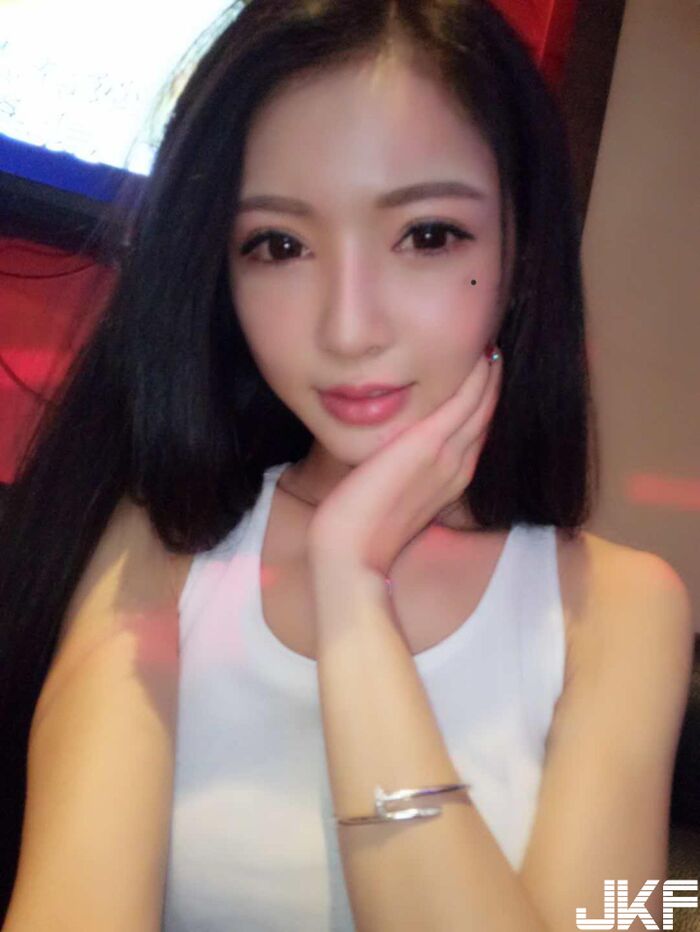 長髮逆天長腿正妹陳韻婷~眼角那顆痣不知道勾走somewhat 人的魂 12th image