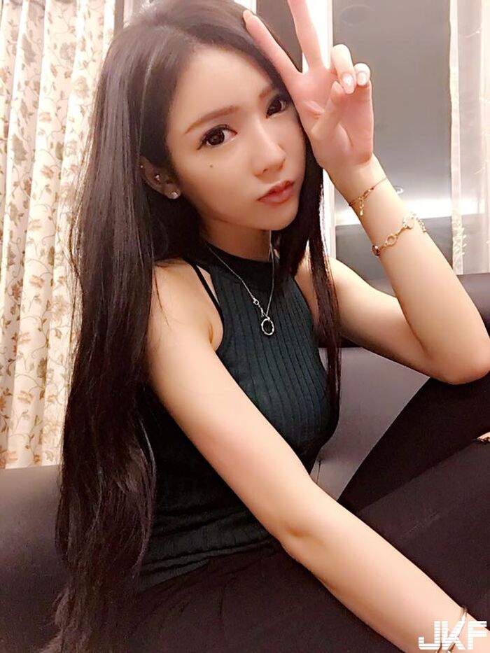 長髮逆天長腿正妹陳韻婷~眼角那顆痣不知道勾走somewhat 人的魂 15th image