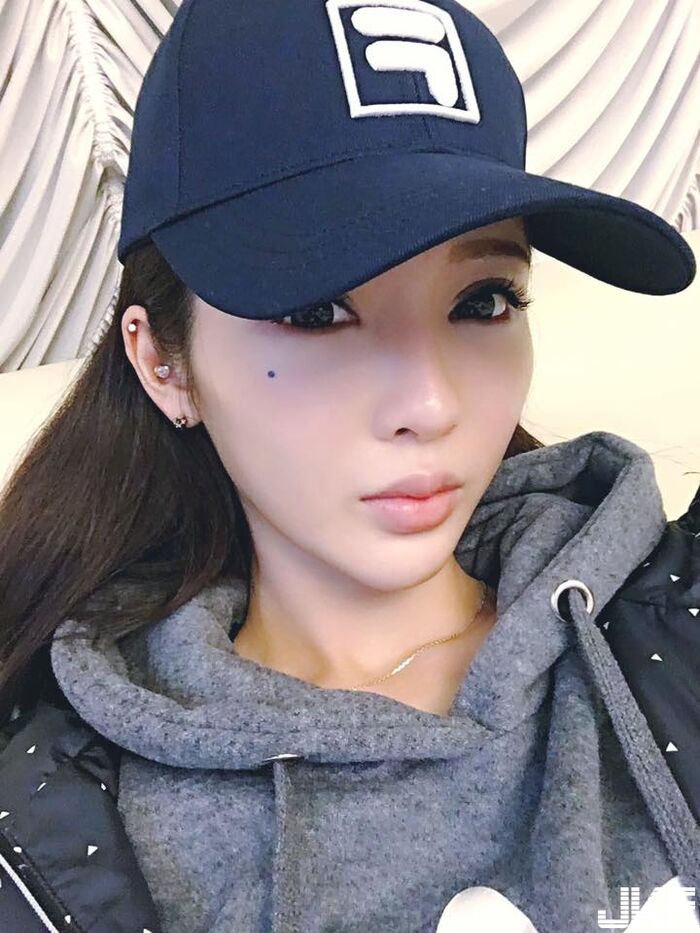 長髮逆天長腿正妹陳韻婷~眼角那顆痣不知道勾走somewhat 人的魂 16th image