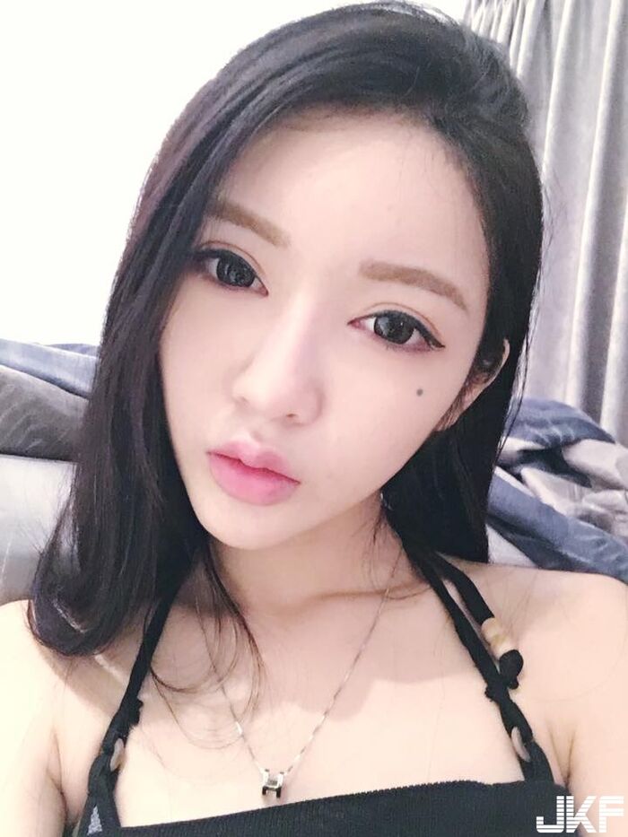 長髮逆天長腿正妹陳韻婷~眼角那顆痣不知道勾走somewhat 人的魂 3th image
