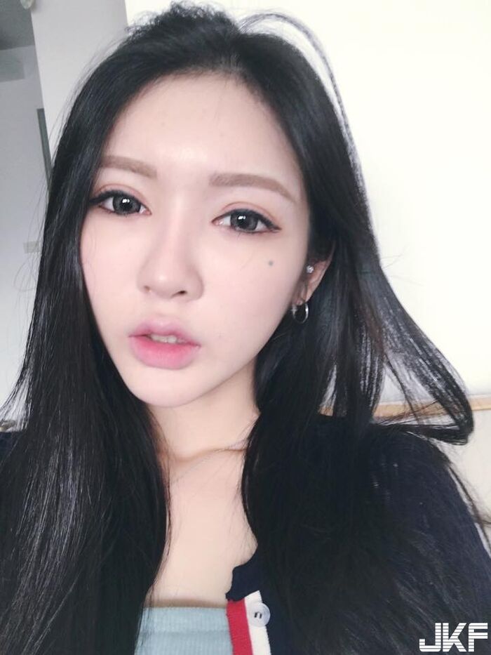 長髮逆天長腿正妹陳韻婷~眼角那顆痣不知道勾走somewhat 人的魂 4th image