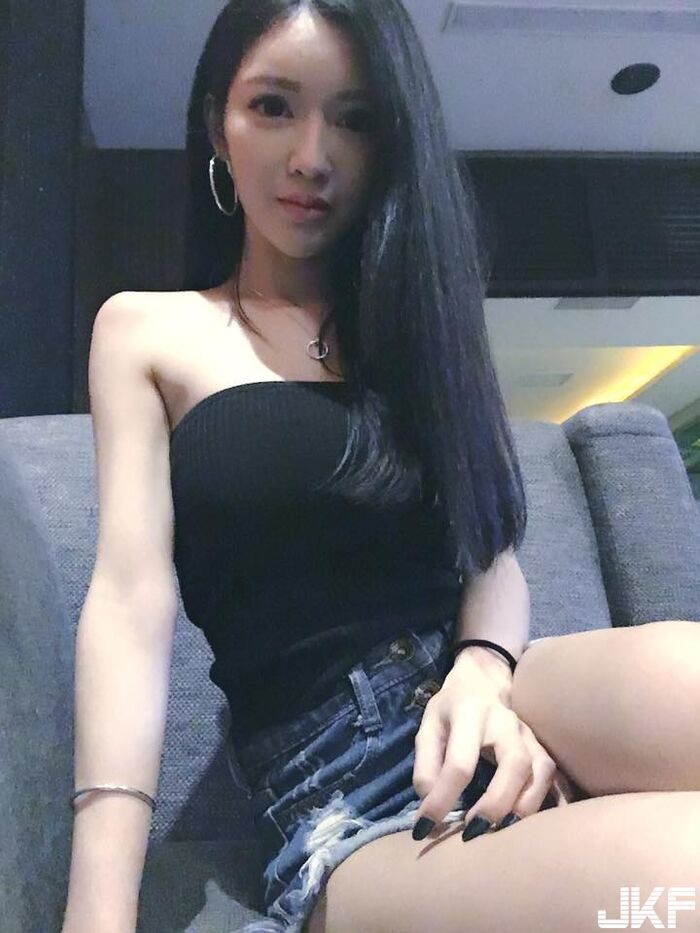 長髮逆天長腿正妹陳韻婷~眼角那顆痣不知道勾走somewhat 人的魂 7th image