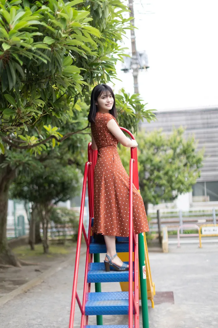 [Mei Ishihama 3] A 21-year-old beautiful rainbow con member who is erotic in a small swimsuit and still has an innocence (3) 37th image