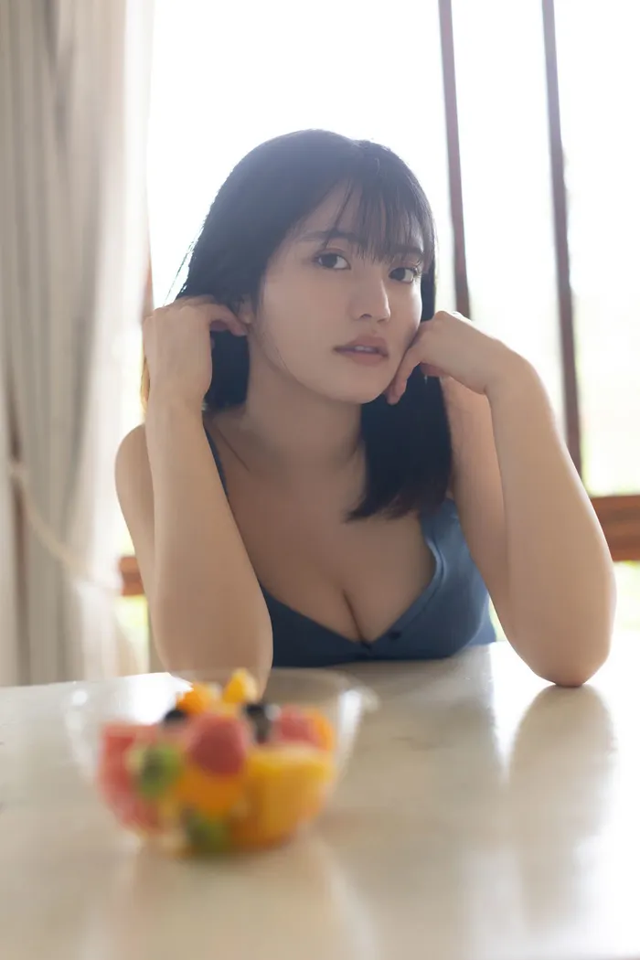 [Mei Ishihama 3] A 21-year-old beautiful rainbow con member who is erotic in a small swimsuit and still has an innocence (3) 7th image