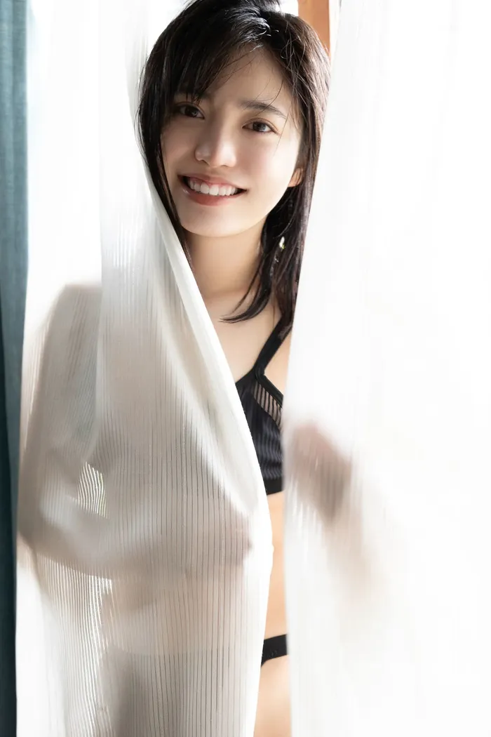 [Mei Ishihama 3] A 21-year-old beautiful rainbow con member who is erotic in a small swimsuit and still has an innocence (3) 92th image