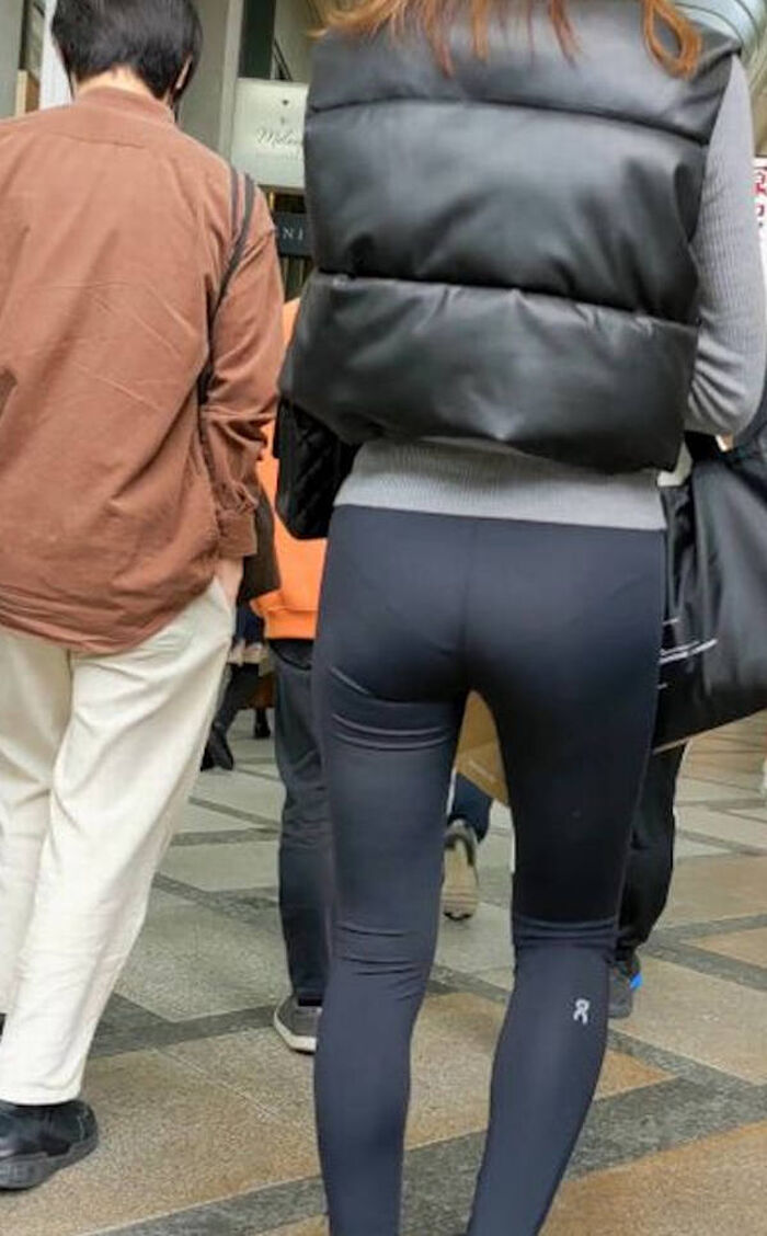 Erotic images of leggings girls 100 barrages of fascinating lower body 55th image