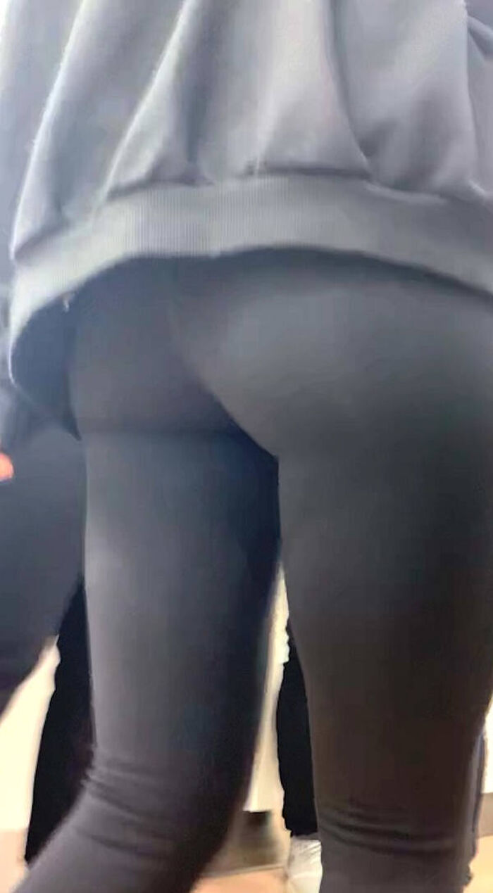 Erotic images of leggings girls 100 barrages of fascinating lower body 80th image