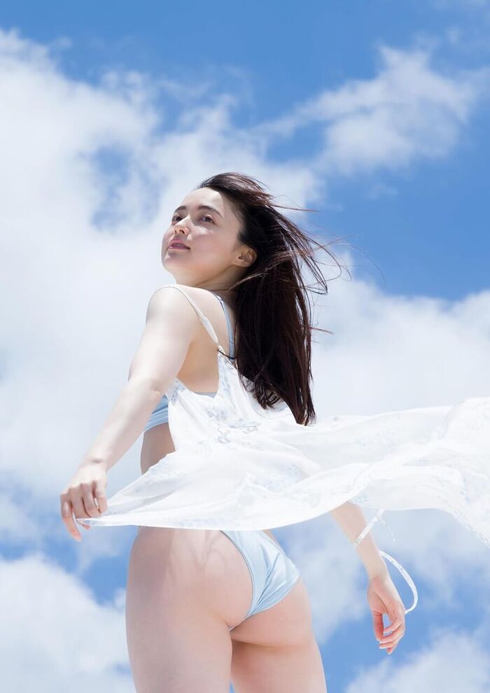 Arisa Sakamaki, a transcendent beautiful girl who appears in Kamen Rider, will release her first photo book! 3th image