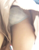 キュロット女子のパンチラ接写エロ画像