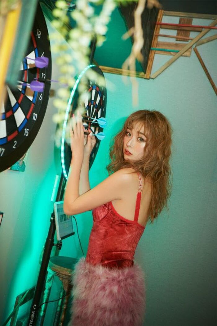 Popular talent Yu Chami, who broke up with a martial artist, shows off her skimpy underwear with almost her buttocks exposed in the 2nd photo book www 3th image