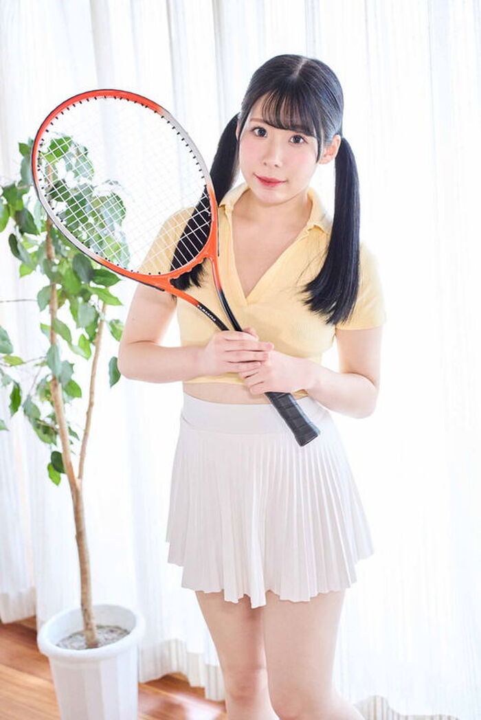 Kokoro Hanada, a beautiful woman with a smooth body full of loveliness, is transparent with a large ma-ko through the racket ww 2th image