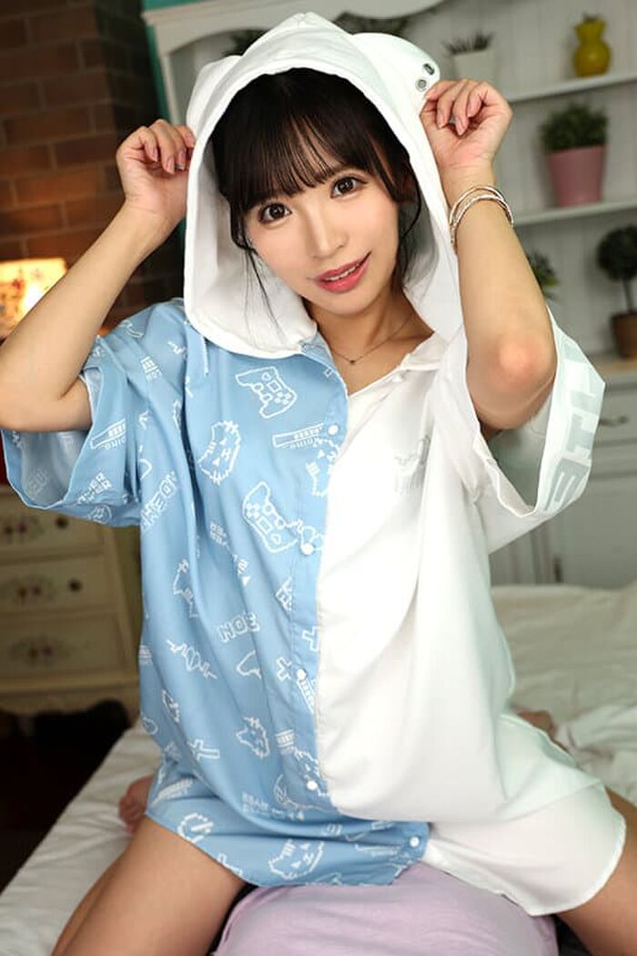 - [Aya Onakai] Petite and slender busty former gradle vaginal shot with sweet sex 2th image