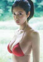 【画像】「内臓入っていますか？」“令和の峰不二子”こと阿部なつき、くびれがヤバすぎると話題にwwwwwwwww