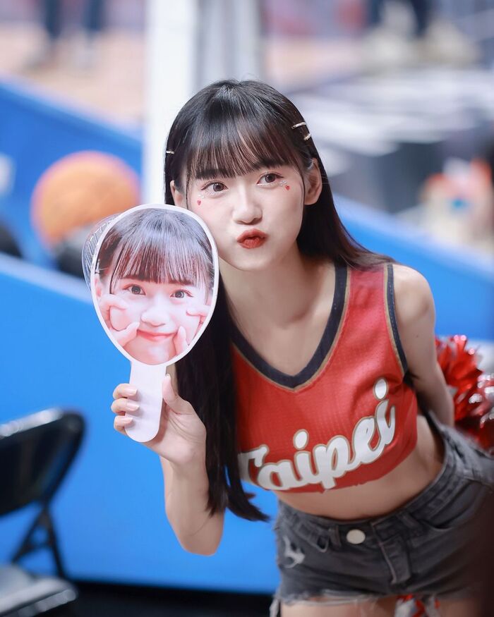 童顏神「Queena娜娜」顏值超標! 完美身型色氣滿滿 (10P) 4th image