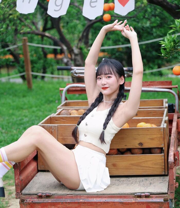 童顏神「Queena娜娜」顏值超標! 完美身型色氣滿滿 (10P) 8th image