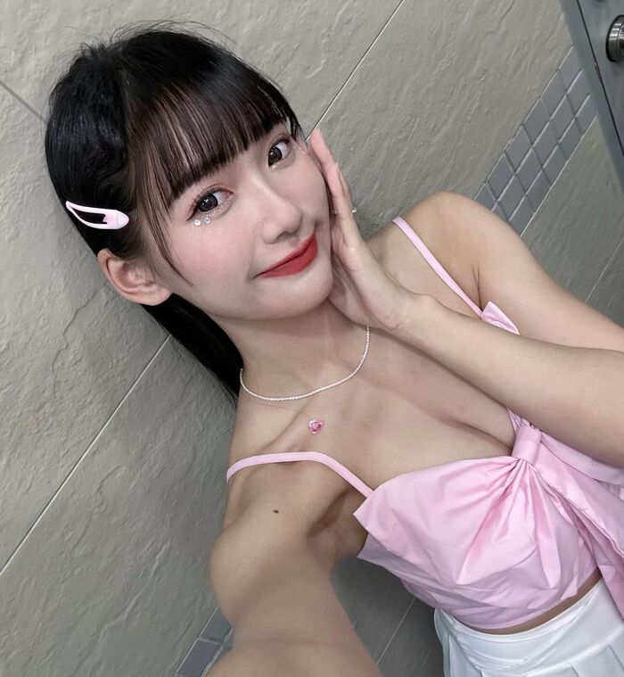 童顏神「Queena娜娜」顏值超標! 完美身型色氣滿滿 (10P) 9th image