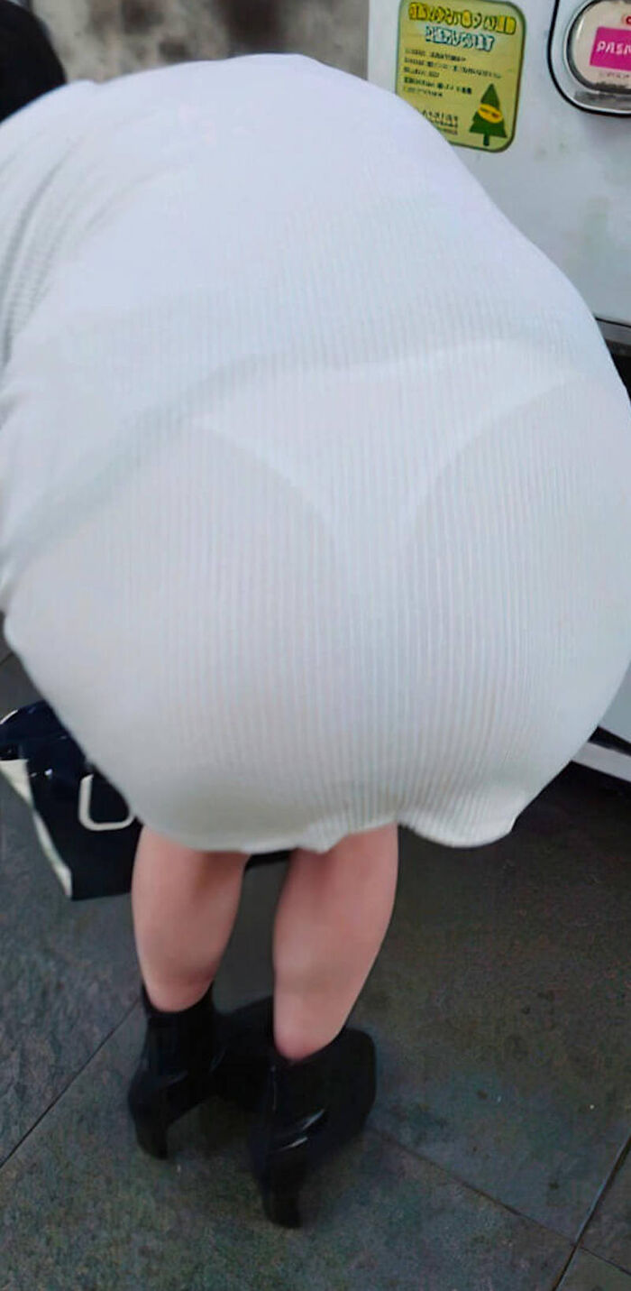 Erotic images of pants in full view 2th image