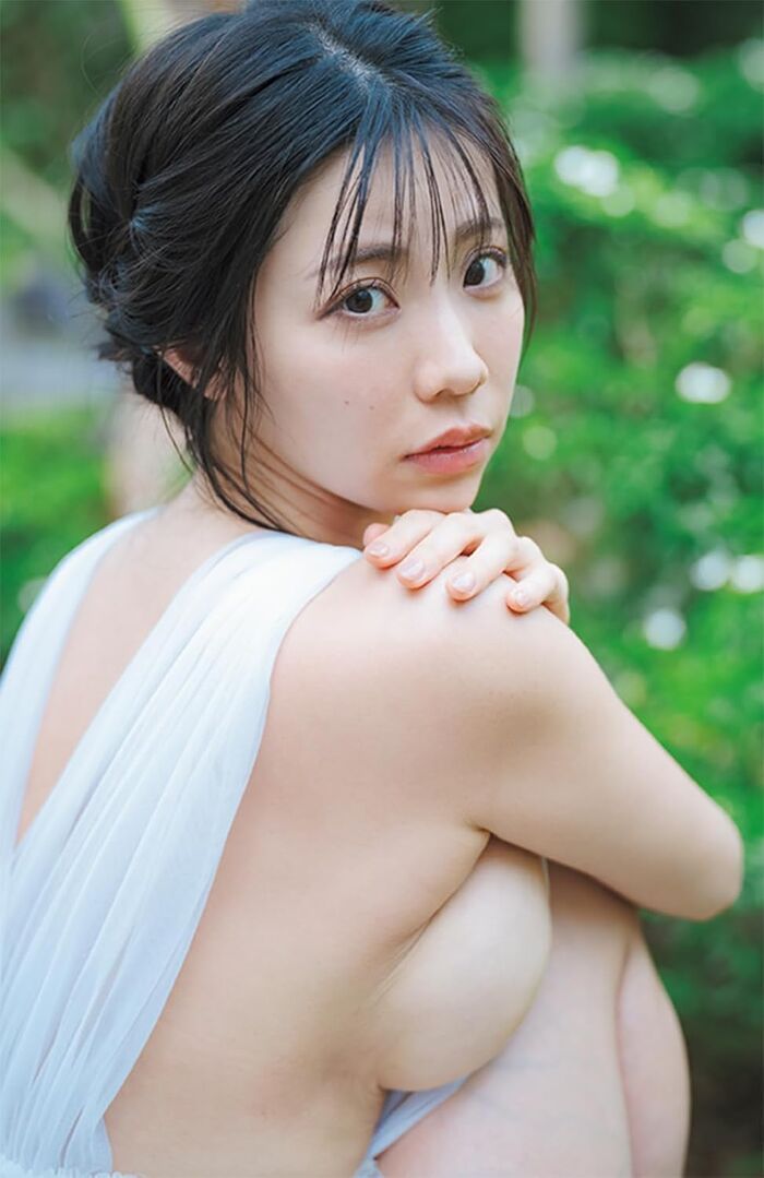 Popular huge breasts Gravure Fumina Suzuki (34) shows off racy horizontal breast shots of the latest photo book 'FLY HIGH' www 6th image