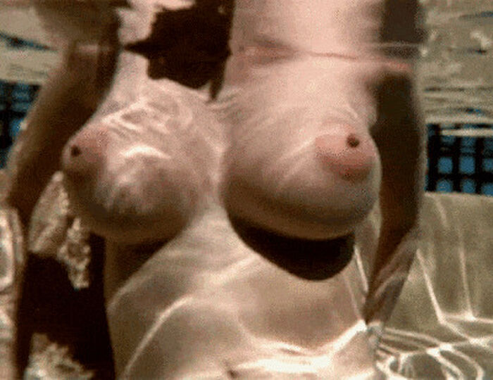 [part2] 71 underwater erotic GIF images! Boobs and buttocks that shake with buoyancy that feels cool 14th image