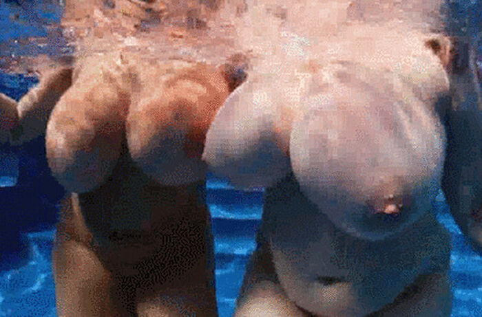 [part2] 71 underwater erotic GIF images! Boobs and buttocks that shake with buoyancy that feels cool 2th image