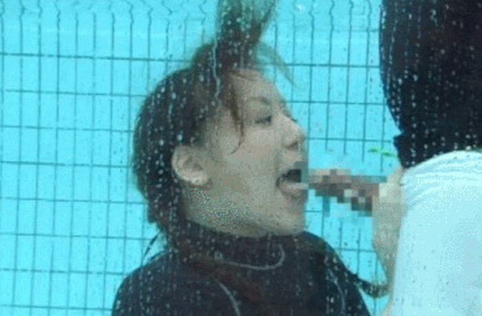 [part2] 71 underwater erotic GIF images! Boobs and buttocks that shake with buoyancy that feels cool 39th image