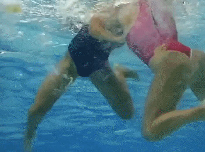 [part2] 71 underwater erotic GIF images! Boobs and buttocks that shake with buoyancy that feels cool 47th image