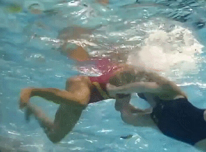 [part2] 71 underwater erotic GIF images! Boobs and buttocks that shake with buoyancy that feels cool 48th image