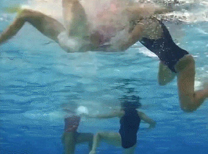 [part2] 71 underwater erotic GIF images! Boobs and buttocks that shake with buoyancy that feels cool 49th image