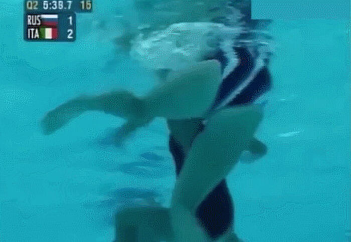 [part2] 71 underwater erotic GIF images! Boobs and buttocks that shake with buoyancy that feels cool 51th image